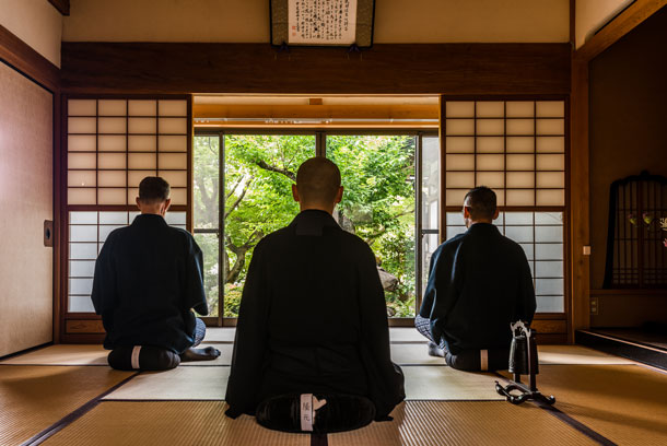 Early morning Za Zen Meditation at Gochiku In Temple