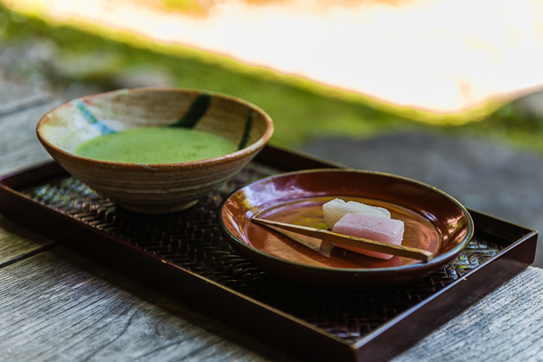 Matcha and Japanese sweets placed in a tray